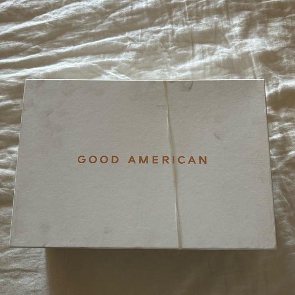 New in box Good American heels size 8 - Picture 7 of 7